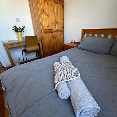 Elkington Point Bed and Breakfast London Exteriör bild
