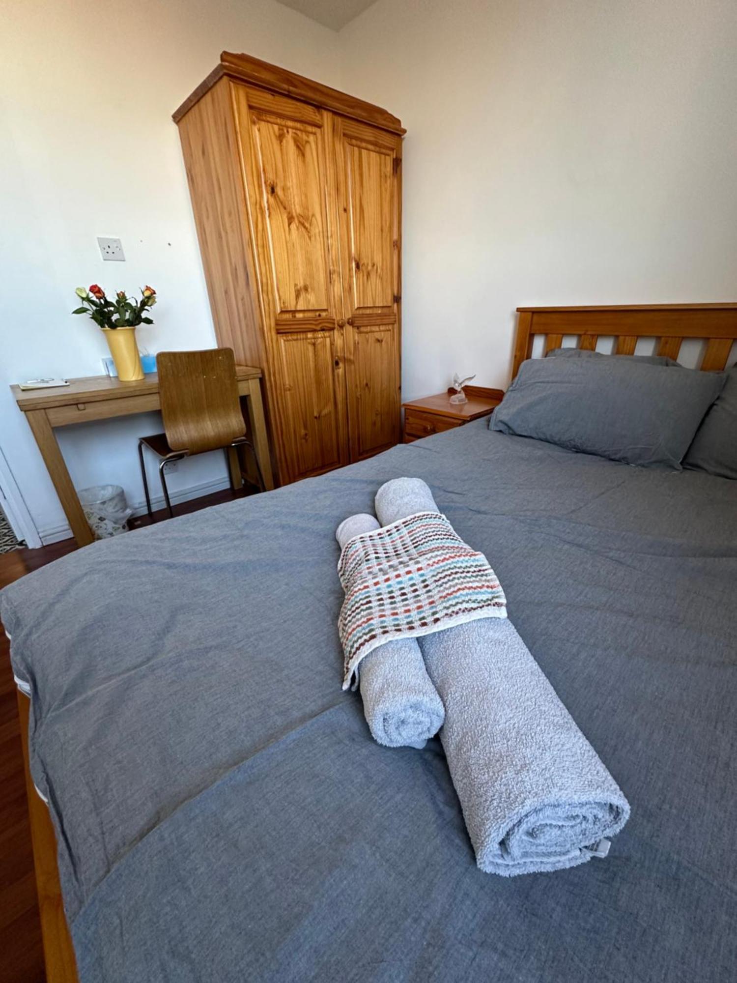 Elkington Point Bed and Breakfast London Exteriör bild