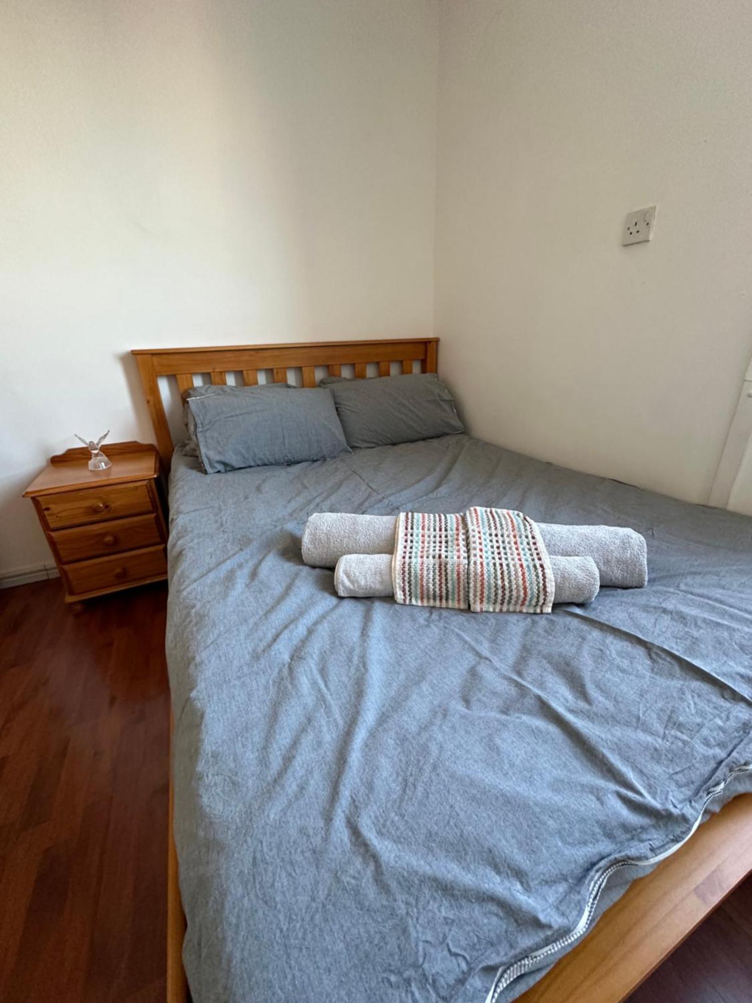 Elkington Point Bed and Breakfast London Exteriör bild